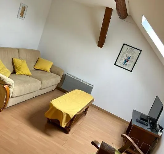 格特迪拉瑞赛尼度假屋 * 格尔蒙特维勒阿瓦尔